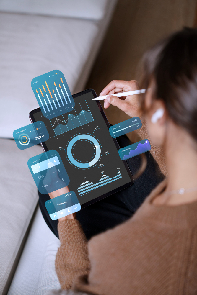 Effective corporate training solutions seamlessly combine customization, integration, advanced analytics.